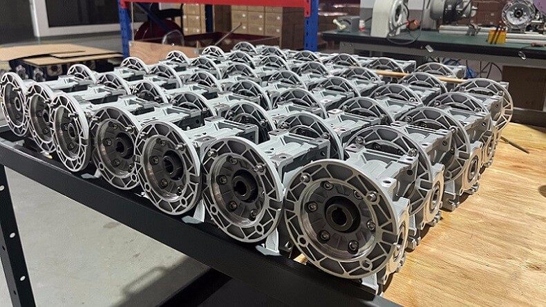 上海艾思捷蝸輪蝸桿減速機一般作用是什么？