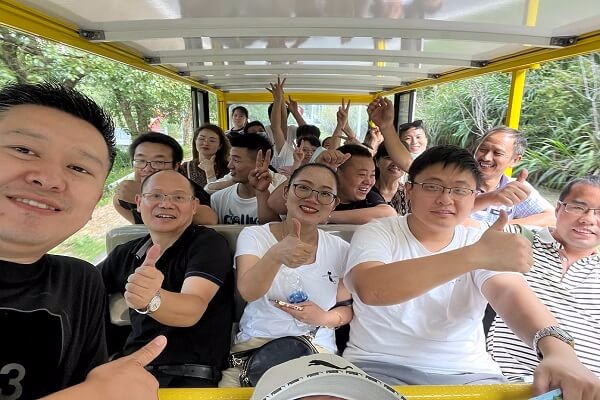 秋高氣爽，大家跟隨艾思捷一起團建去呀