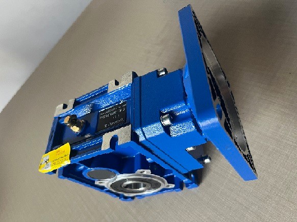 艾思捷技術教您蝸輪蝸桿減速機怎么選一款合適的伺服電機配套？ (2).jpg